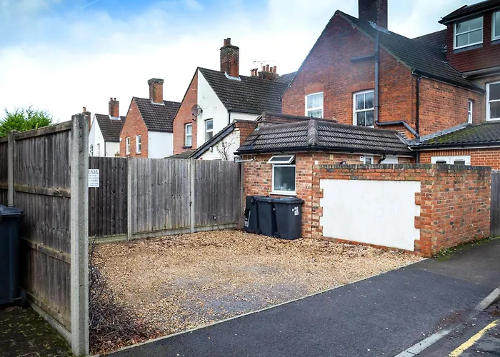 Family Home In Central Guildford With Parking
